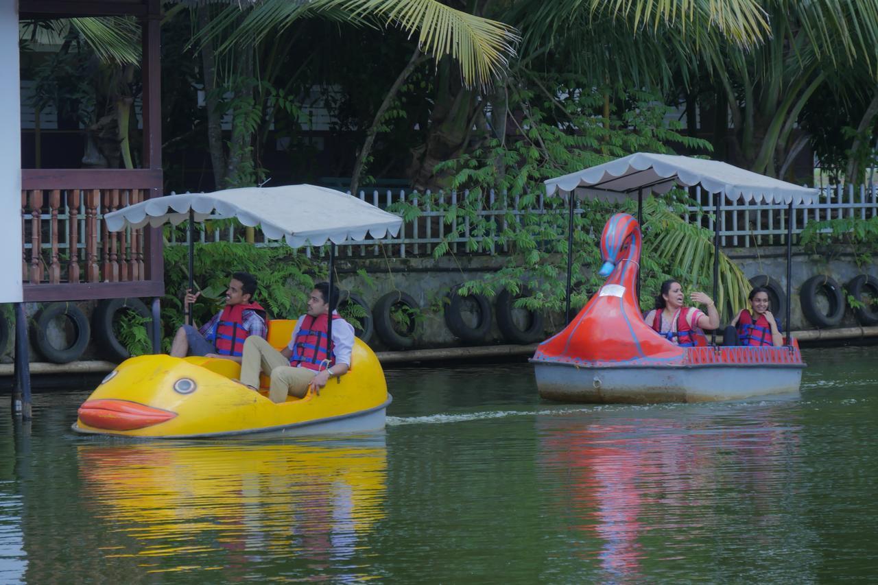 Hotel Mango Meadows Kottayam Esterno foto